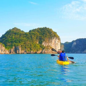 Chèo Kayak vịnh Lan Hạ